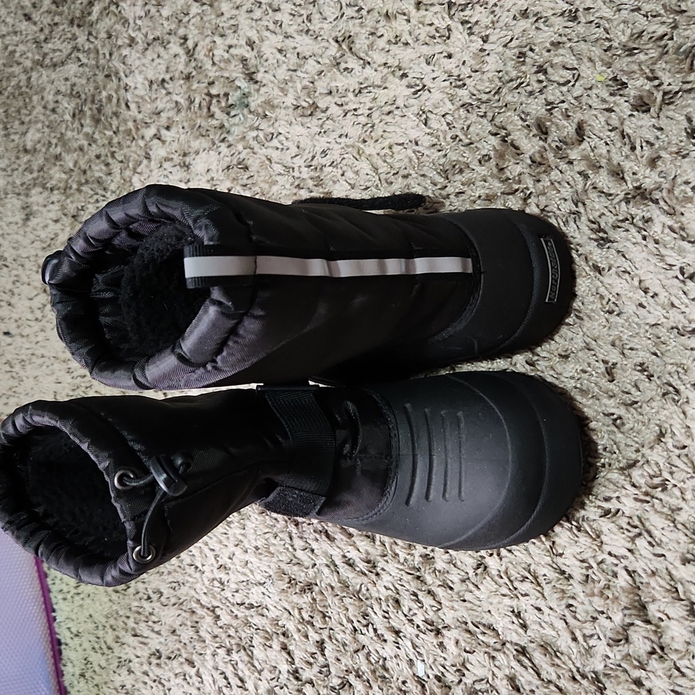 Boys Snow Boots Size 4